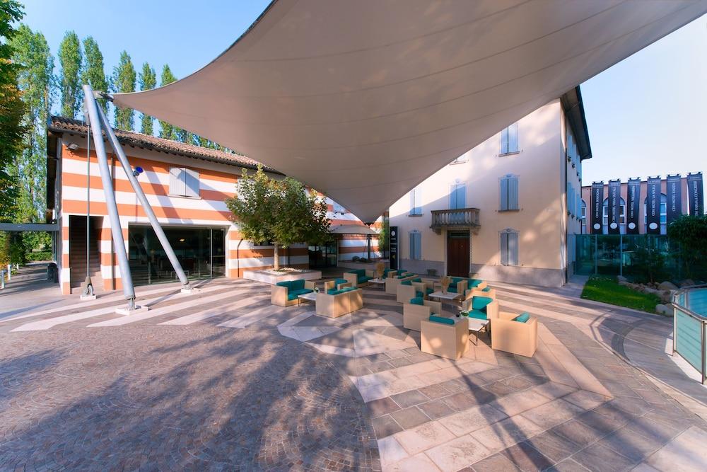 Hotel Villa Ducale Парма Экстерьер фото