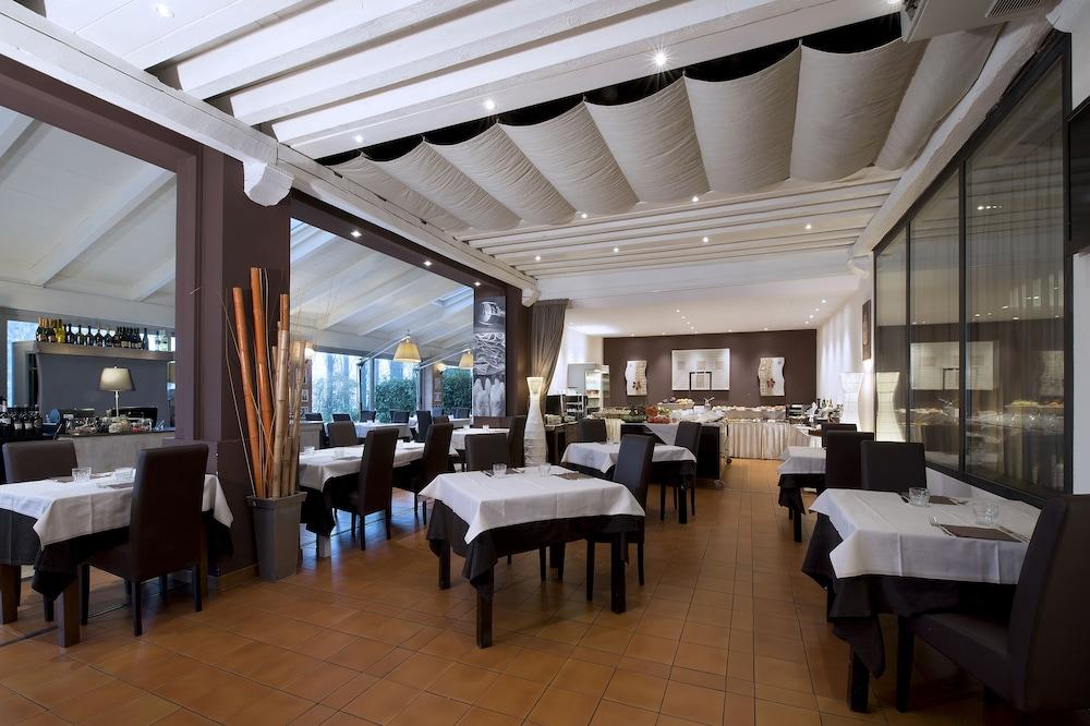 Hotel Villa Ducale Парма Экстерьер фото