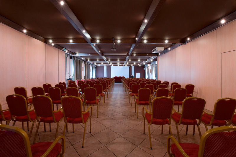 Hotel Villa Ducale Парма Экстерьер фото