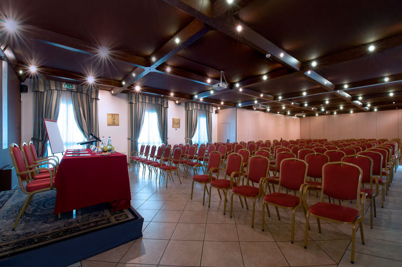 Hotel Villa Ducale Парма Экстерьер фото
