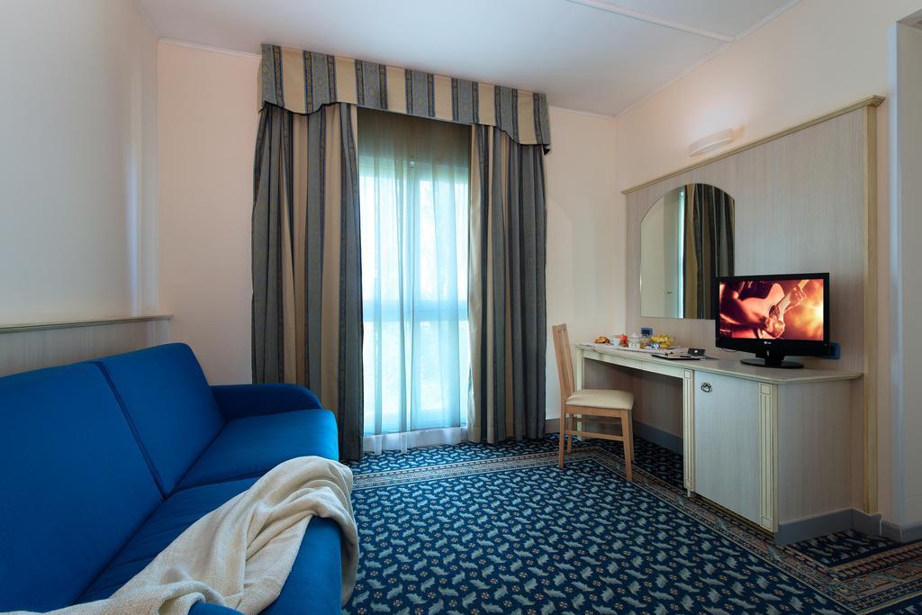 Hotel Villa Ducale Парма Экстерьер фото
